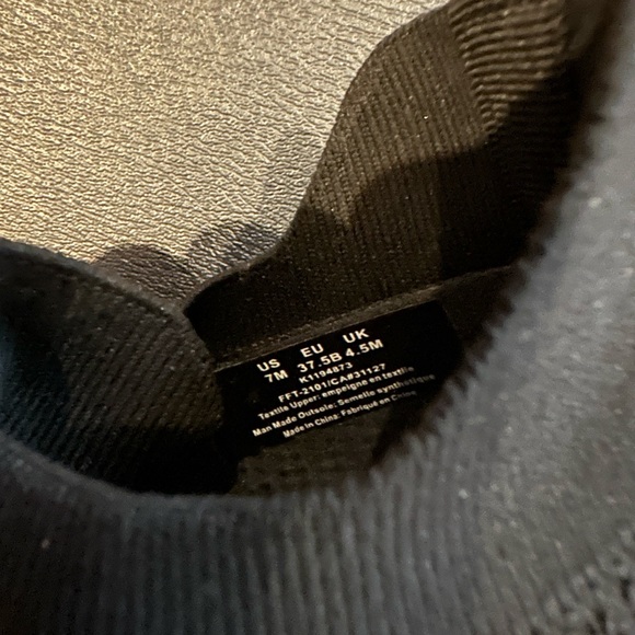 DKNY Running Shoes - Picture 5 of 5